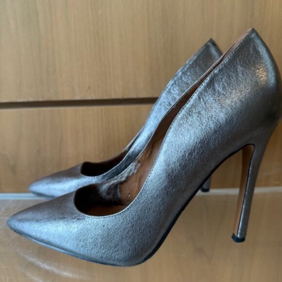 Pre-Loved Nine West Silver/Bronze Metallic Pumps - Size 7 - Picture 2 of 5
